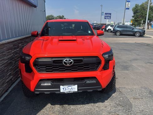 Used 2024 Toyota Tacoma TRD Sport w/ TRD Sport Upgrade Package AWD/4WD image 3