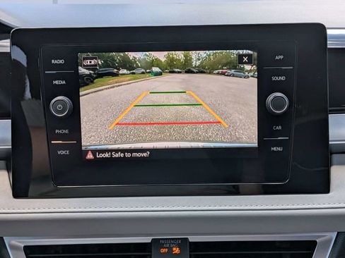 Certified 2026 Volkswagen Taos SE FWD image 22