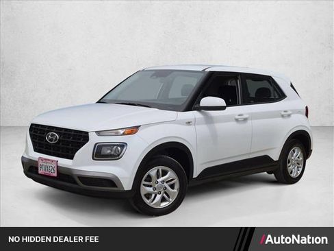 Certified 2025 Hyundai Venue SE FWD image 1