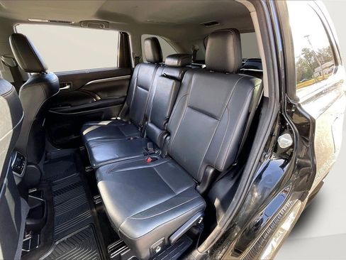 Used 2018 Toyota Highlander Limited image 24