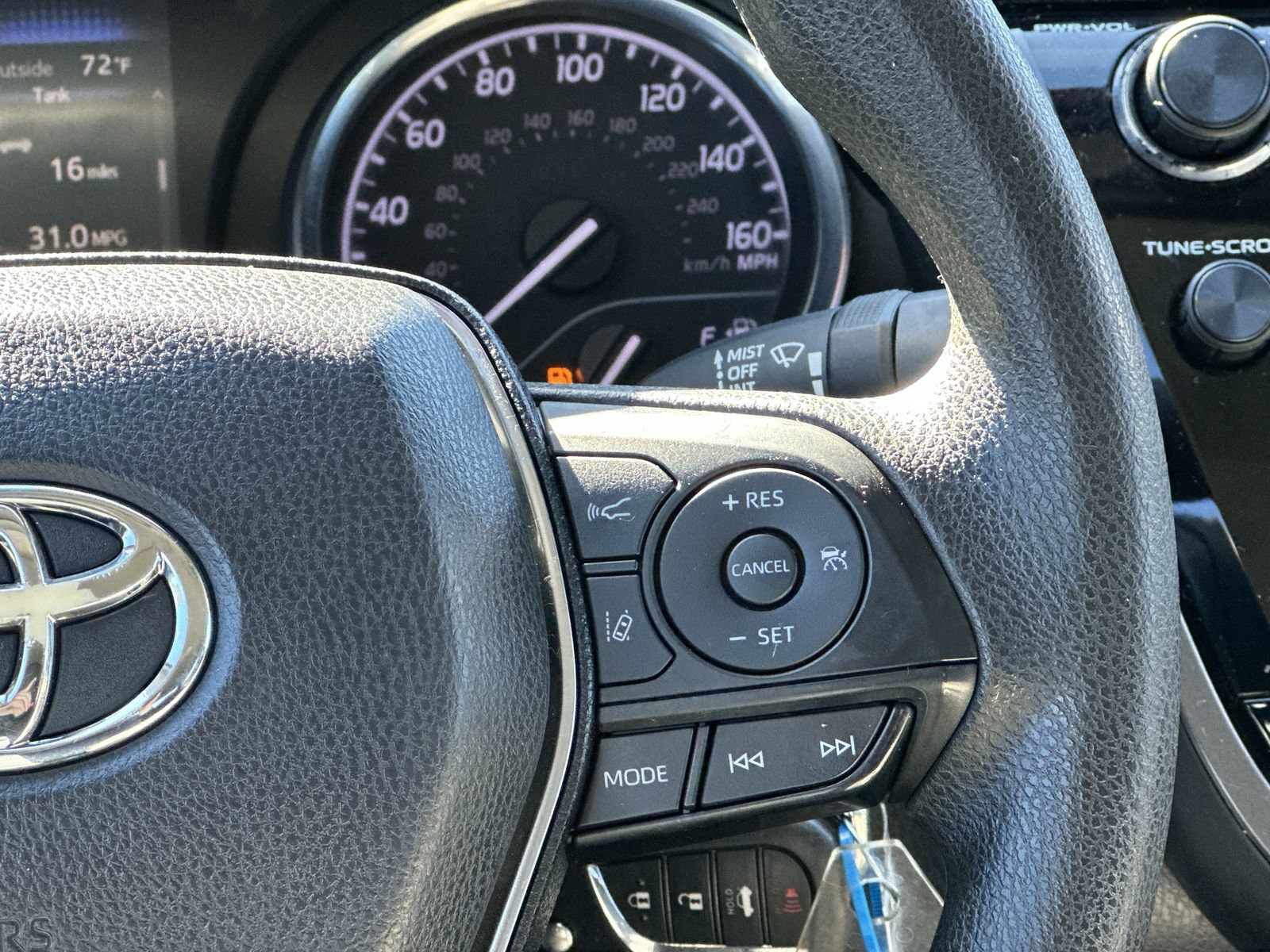 Used 2018 Toyota Camry LE FWD image 21