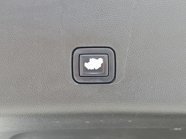 Used 2022 Chevrolet Traverse RS FWD image 13