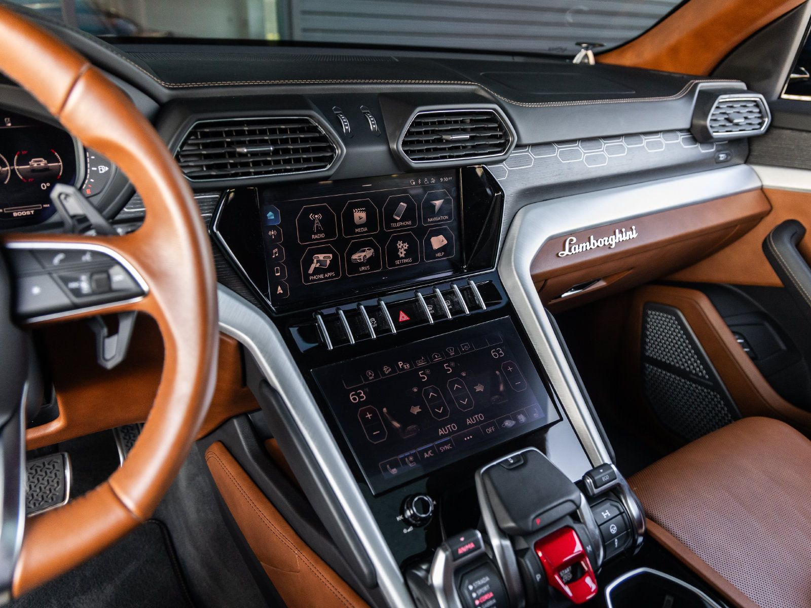 Used 2021 Lamborghini Urus AWD/4WD image 35