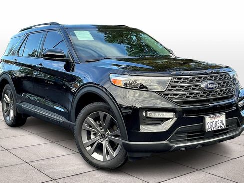 Used 2023 Ford Explorer XLT w/ Equipment Group 202A image 2