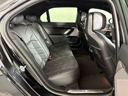 Used 2024 BMW 740i image 46