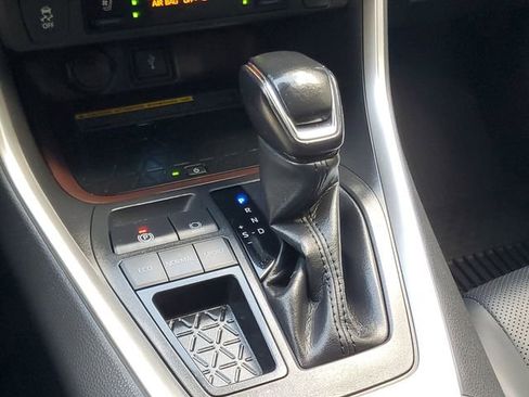 Used 2021 Toyota RAV4 Limited image 26