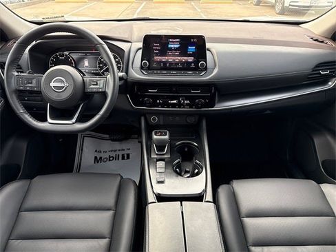 Used 2023 Nissan Rogue SV w/ SV Premium Package image 14