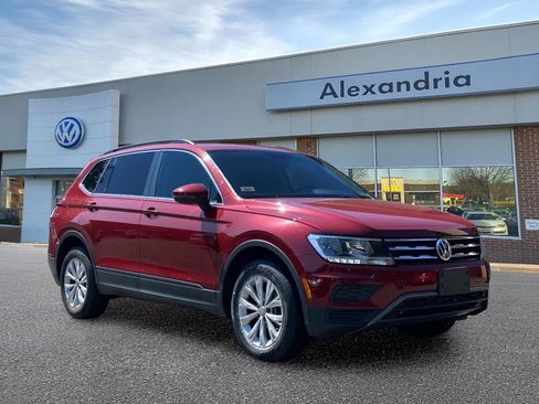 Used 2019 Volkswagen Tiguan SE AWD/4WD image 1