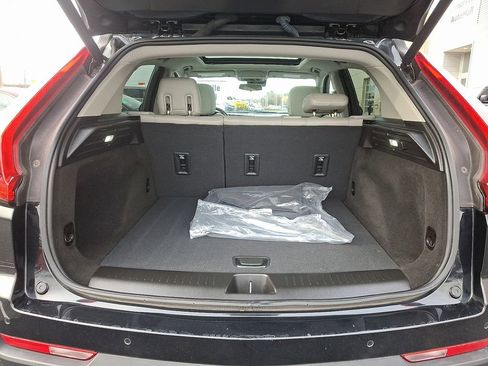 Certified 2022 Cadillac XT4 Luxury w/ Cold Weather Package image 32