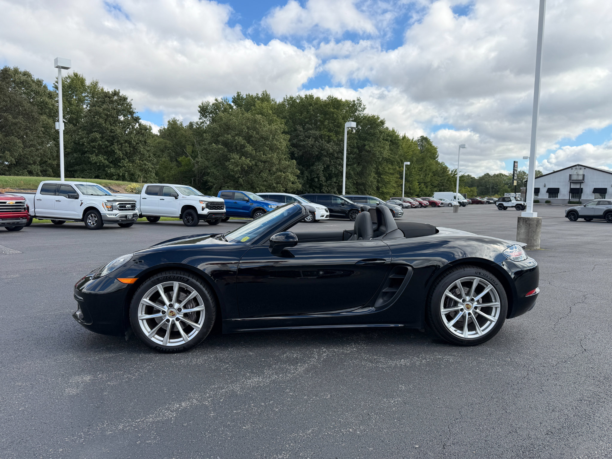Used 2017 Porsche 718 Boxster RWD image 4