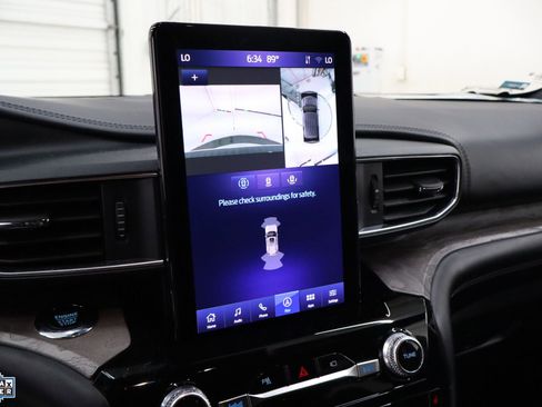 Certified 2023 Ford Explorer Platinum w/ Technology Package image 23