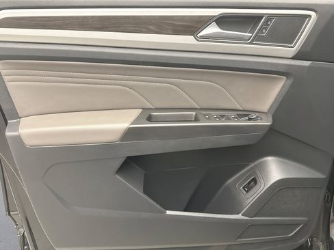 Used 2023 Volkswagen Atlas SE image 9