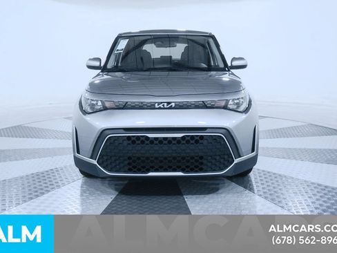 Used 2025 Kia Soul LX w/ LX Technology Package FWD image 10