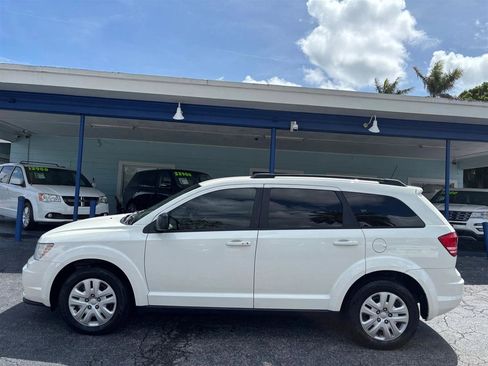 Used 2018 Dodge Journey SE w/ Popular Equipment Group image 2