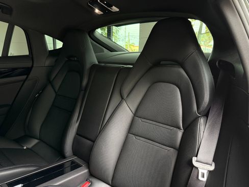 Used 2022 Porsche Panamera 4S image 35