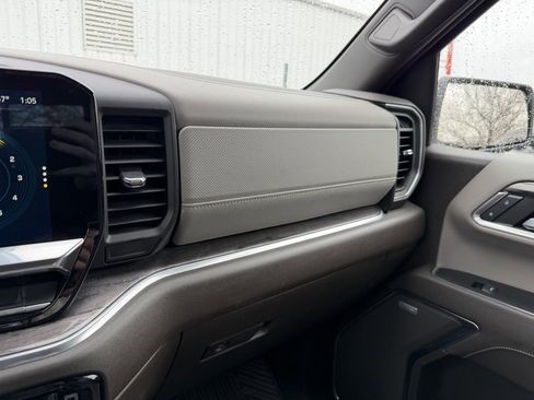 Used 2022 Chevrolet Silverado 1500 LTZ w/ Technology Package image 21