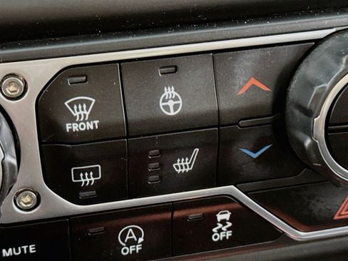 Used 2021 Jeep Wrangler Unlimited Sport AWD/4WD image 3
