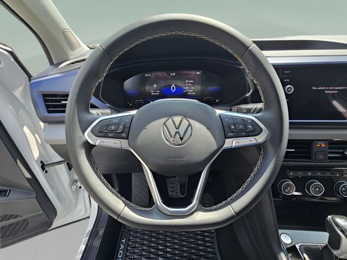 Used 2023 Volkswagen Taos SE w/ Panoramic Sunroof Package FWD image 22