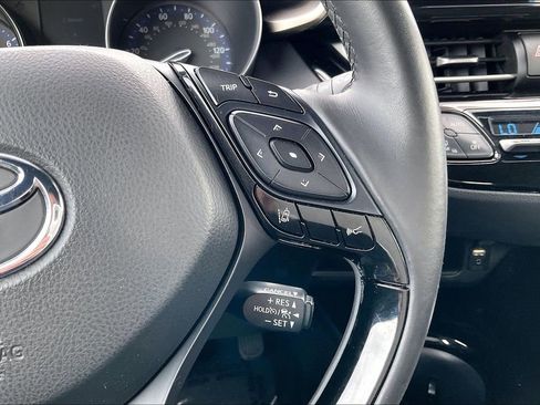 Used 2019 Toyota C-HR XLE image 18