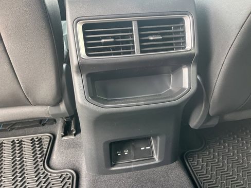 New 2025 Volkswagen Atlas Cross Sport SE image 15