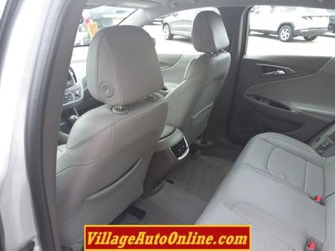 Used 2017 Chevrolet Malibu LT w/ Leather Package image 22