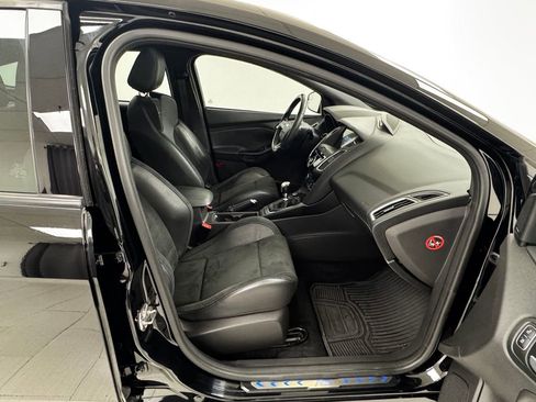 Used 2017 Ford Focus RS image 14