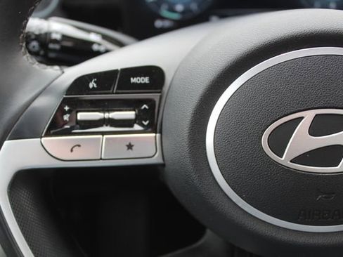 Used 2024 Hyundai Elantra Limited FWD image 20