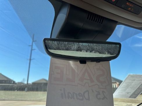 Used 2025 GMC Yukon Denali w/ Denali Reserve Package image 20