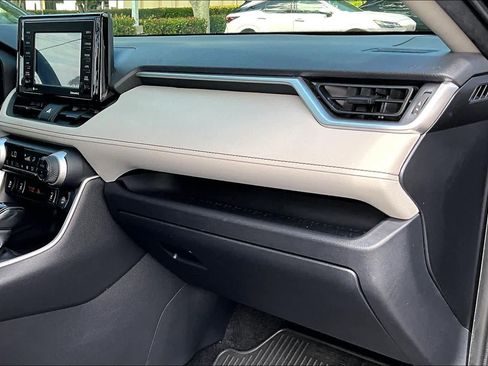 Used 2020 Toyota RAV4 XLE w/ XLE Grade Weather Package image 19