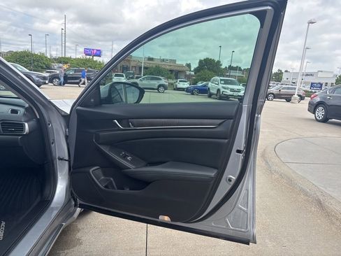 Used 2022 Honda Accord Touring image 26