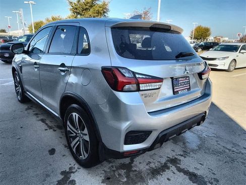 Used 2021 Mitsubishi Outlander Sport SE image 4