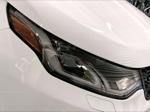 Certified 2025 Land Rover Discovery Sport S image 28