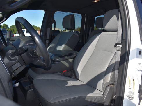 Used 2024 RAM 2500 Big Horn image 25