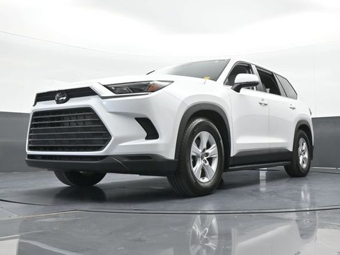 Used 2025 Toyota Grand Highlander FWD image 52