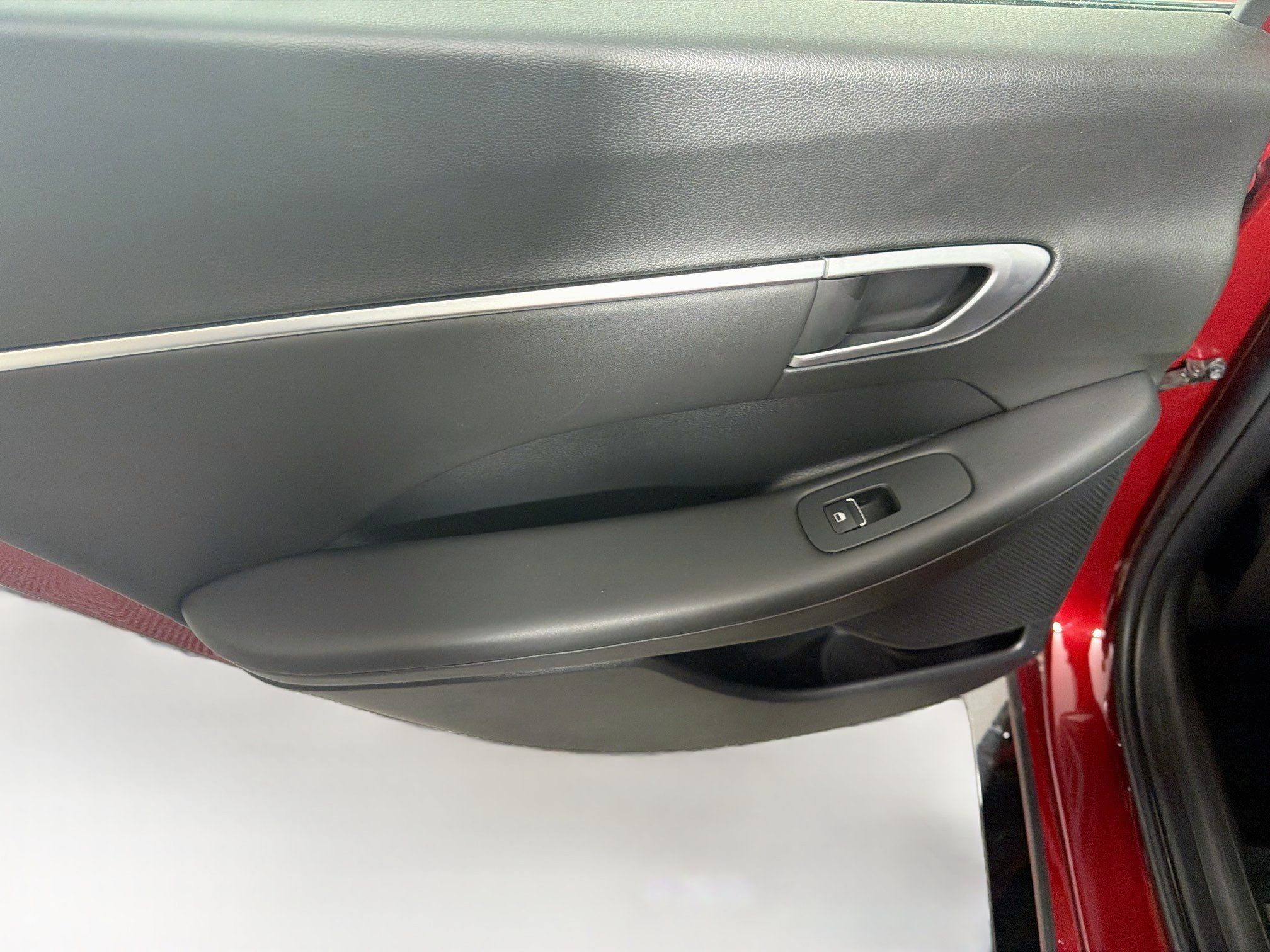 Used 2025 Hyundai Sonata SEL FWD image 24