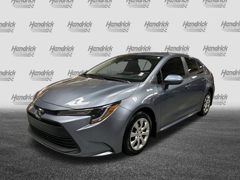 Certified 2025 Toyota Corolla LE FWD image 5