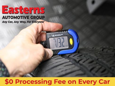 Used 2025 Jeep Wrangler Unlimited Sahara AWD/4WD image 28