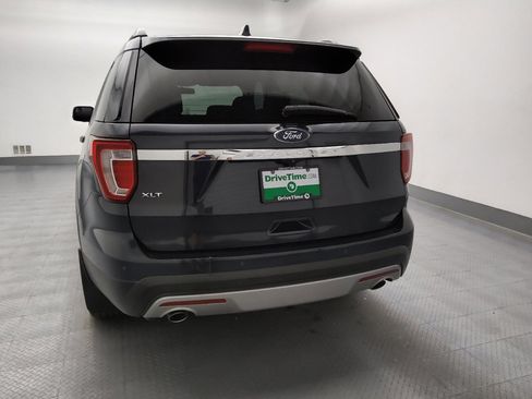 Used 2017 Ford Explorer XLT FWD image 6