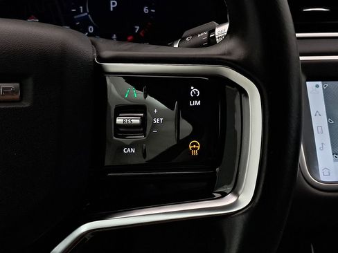 Used 2021 Land Rover Range Rover Evoque S image 11