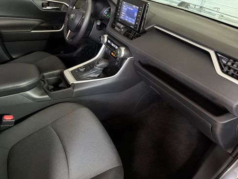 Used 2021 Toyota RAV4 XLE w/ Convenience Package AWD/4WD image 17