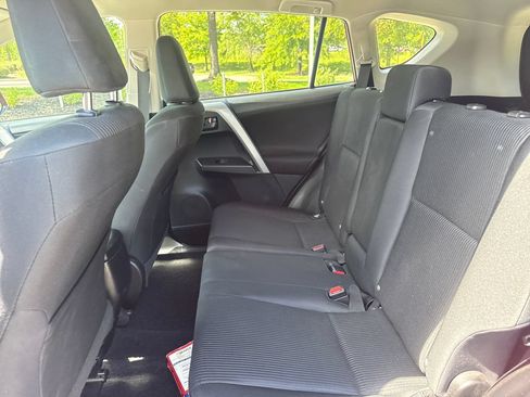 Used 2017 Toyota RAV4 LE FWD image 31