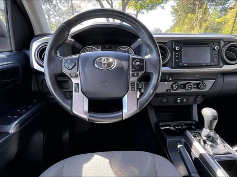 Used 2019 Toyota Tacoma SR5 image 6