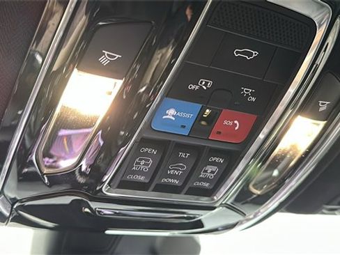 Used 2023 Jeep Grand Cherokee Overland image 22