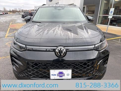 New 2026 Volkswagen Tiguan SE R-Line image 2