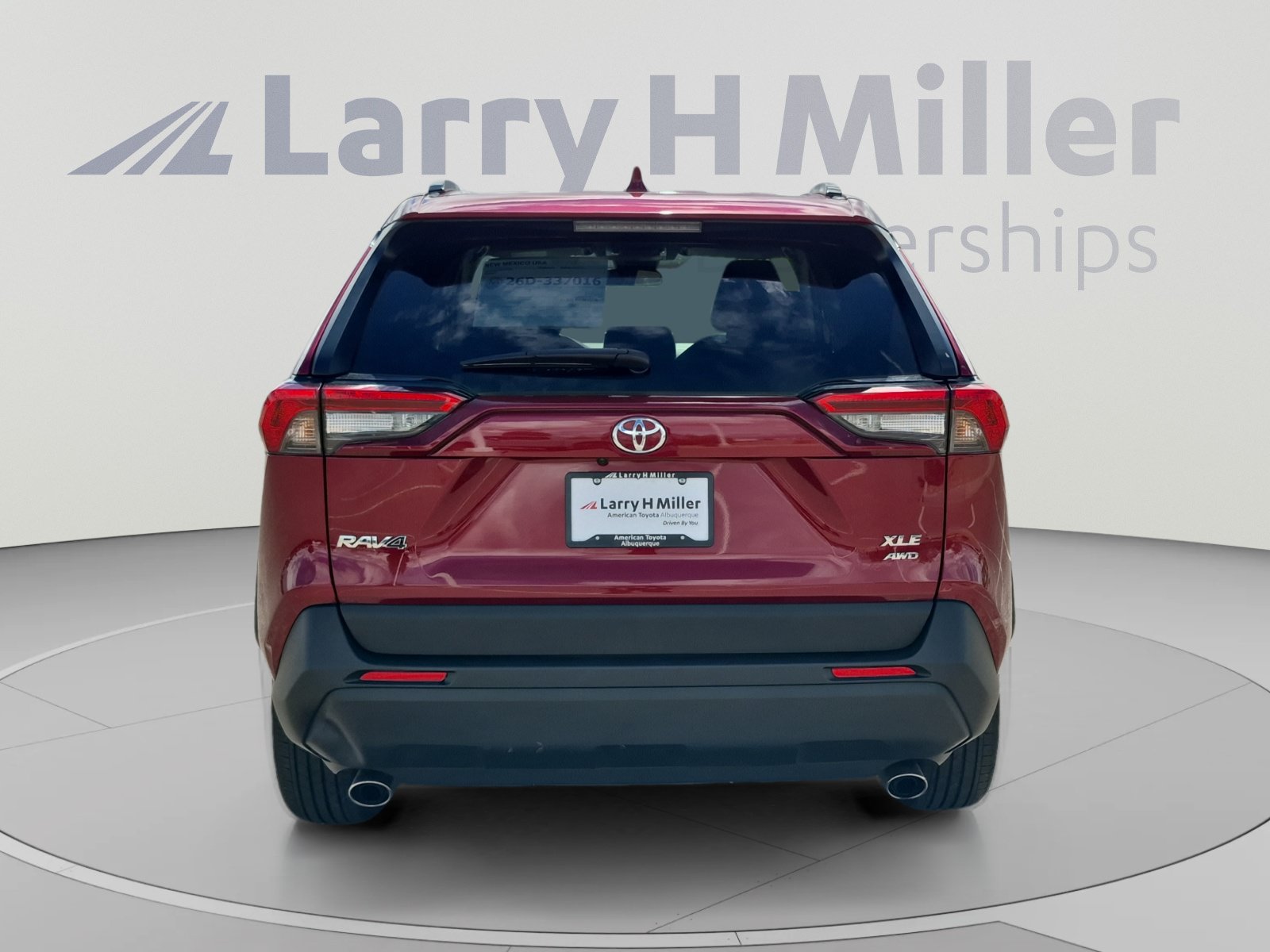 Used 2025 Toyota RAV4 XLE AWD/4WD image 4