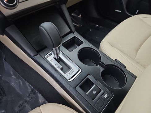 Used 2017 Subaru Legacy 2.5i Limited image 34