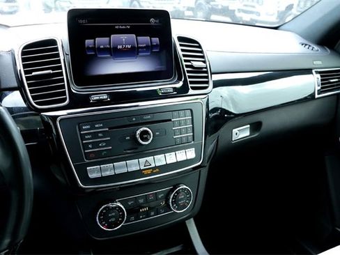 Used 2019 Mercedes-Benz GLS 550 4MATIC image 16