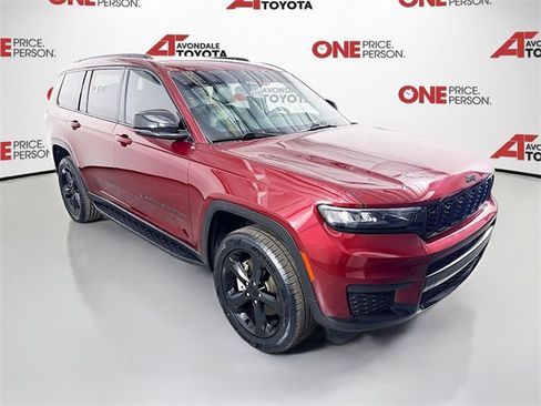 Used 2023 Jeep Grand Cherokee L Laredo image 1