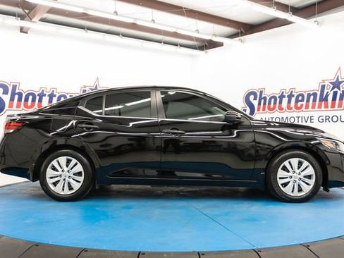 Used 2025 Nissan Sentra S FWD image 11
