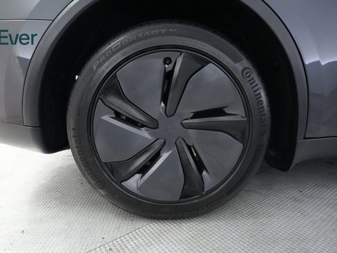 Used 2026 Tesla Model Y Long Range RWD image 20
